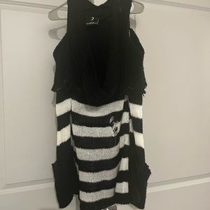 Kill star hooded off the shoulder weather